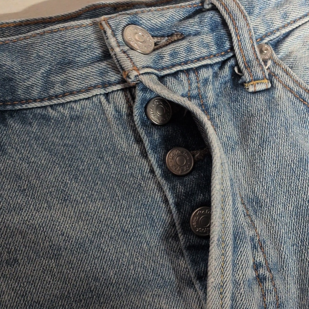 We The Free Denim Distressed Women's Jean Shorts Size 27, Button Fly, Light Wash - Picture 3 of 6